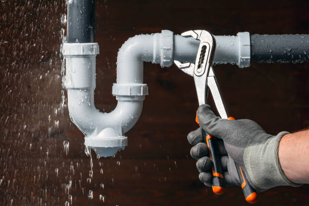 Professional Gas Line Repair technician working in Patriot, IN